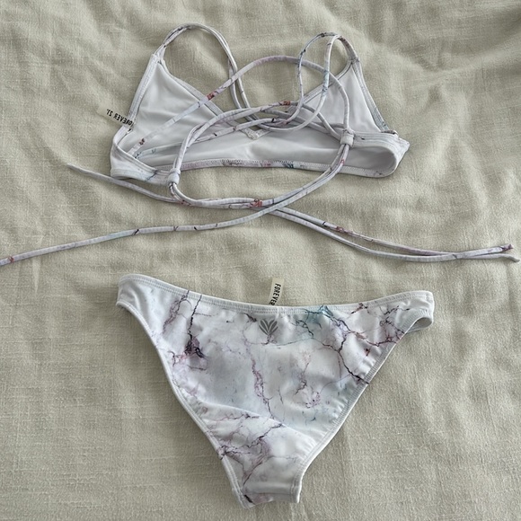 Forever 21 bikini - Picture 2 of 3